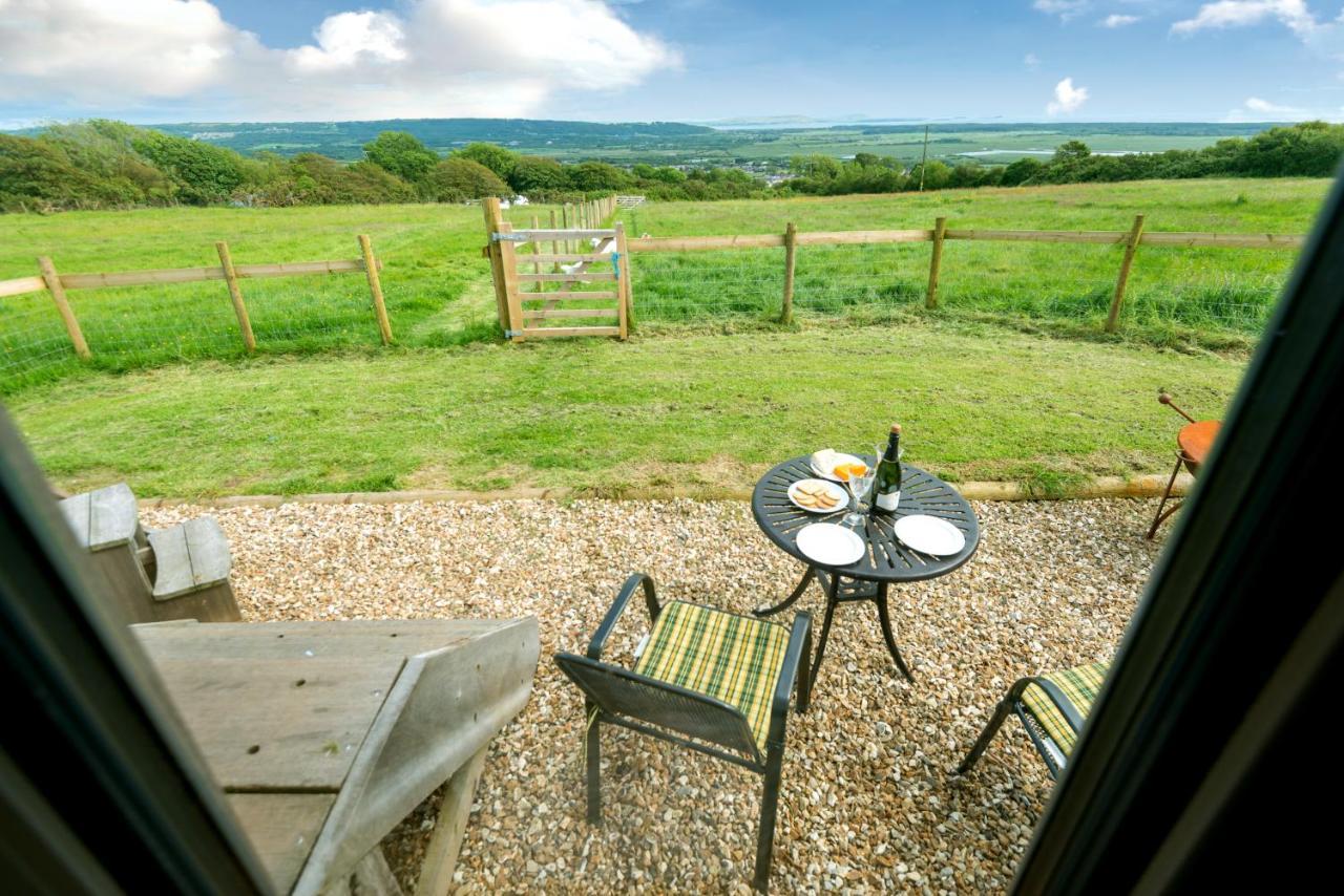 The Big Cwtch Shepherd'S Hut Kidwelly Esterno foto